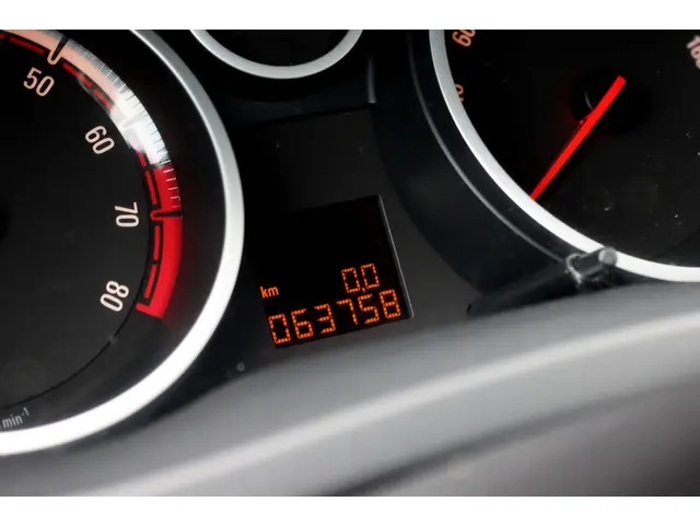Opel Corsa 1.4-16V Cosmo | 2014 Benzine 16