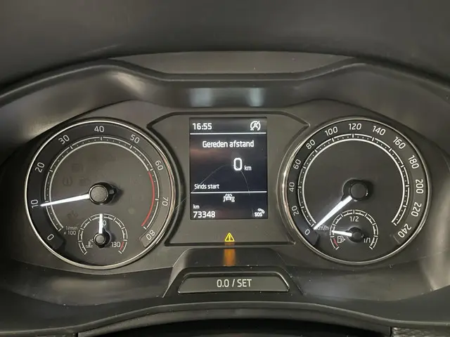 Škoda Kamiq 1.0 TSI 110 pk Ambition 2021 Benzine 33