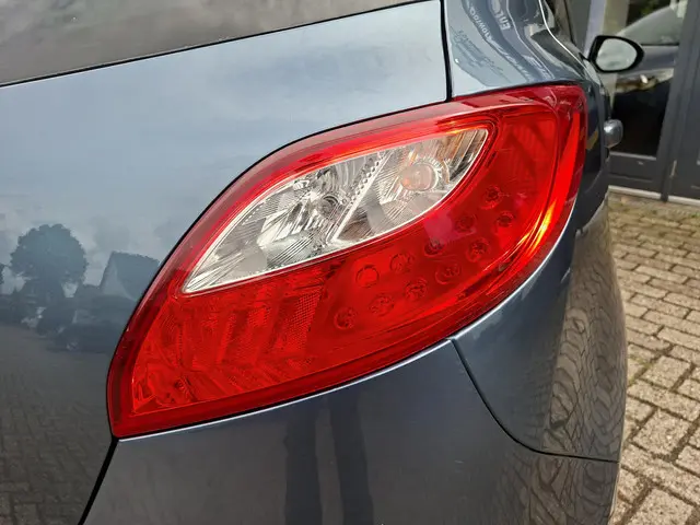 Mazda 2 1.3 Silver Edition 2014 Benzine 17