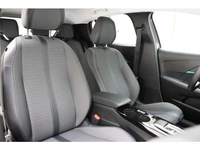 Peugeot 208 1.2 PureTech Allure 2022 Benzine 10