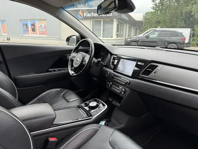 Kia e-Niro ExecutiveLine 64 kWh 2020 Elektrisch 12