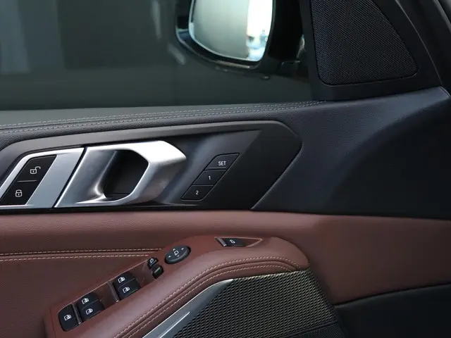 BMW X5 xDrive40i High Executive 2020 Benzine 22