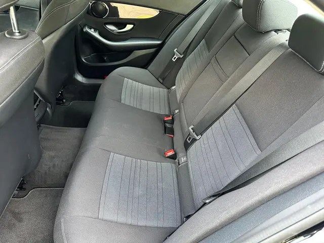 Mercedes-Benz C-Klasse 180 Lease Edition 2015 Benzine 6