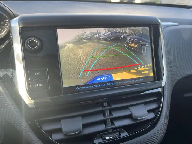 Peugeot 2008 1.2 PureTech Allure Automaat 2018 Benzine 23