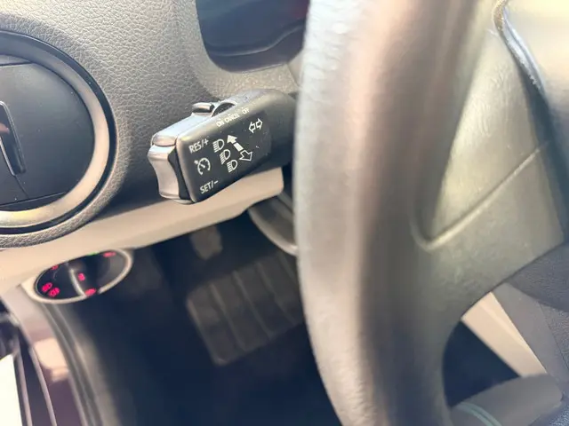 SEAT Mii 1.0 FR Intense PDC 2018 Benzine 7