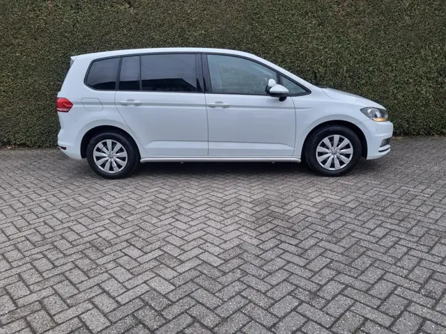 Volkswagen Touran 2.0 TDI SCR Comfortline 2016 Diesel 4