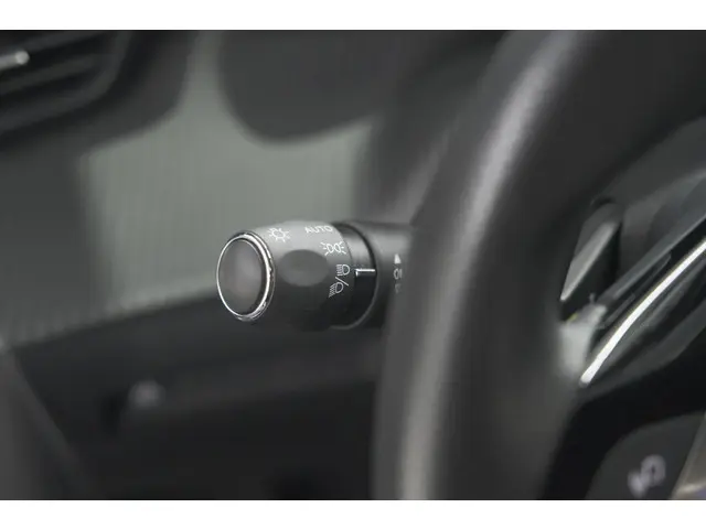 Peugeot 208 PureTech 131 EAT8 GT 2023 Benzine 39