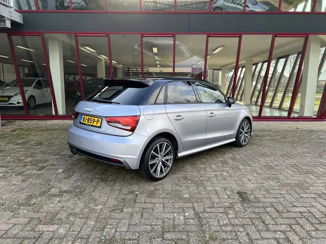 Audi A1 Sportback 1.4 TFSI Adrenalin 2017 Benzine 3