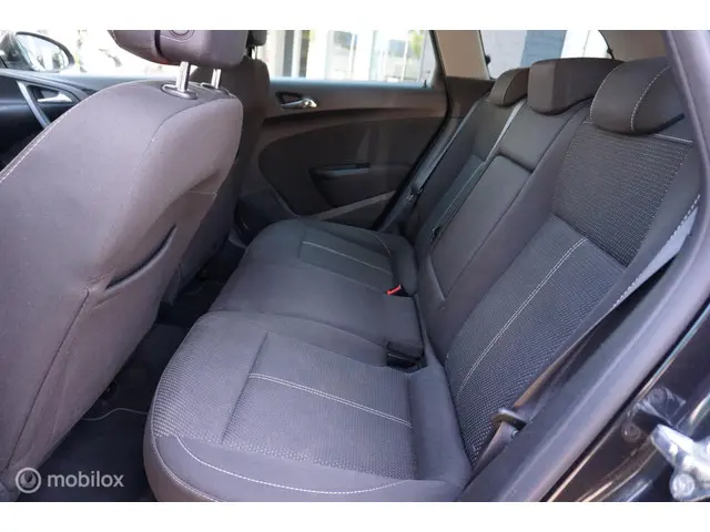 Opel Astra Sports Tourer 1.4 Turbo Business + 2015 Benzine 6