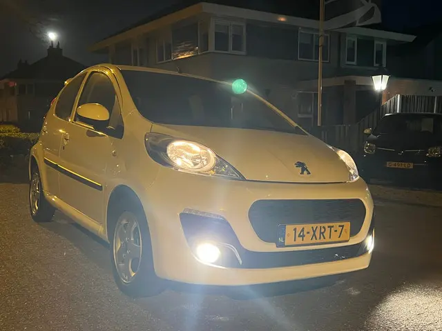 Peugeot 107 1.0 EXCLUSIVE NL-AUTO-NAP 2012 Benzine 61