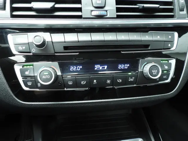 BMW 1 Serie 5-deurs 118i 2019 Benzine 14