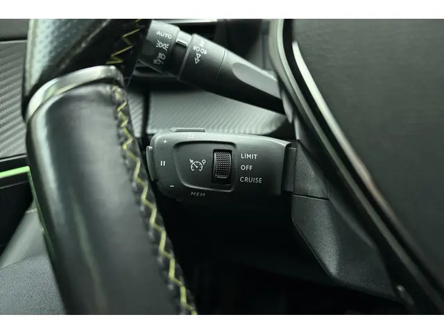 Peugeot e-2008 EV GT Pack 50 kWh 2021 Elektrisch 23