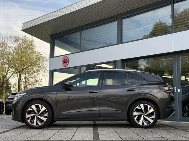 Volkswagen ID.4 First 77 kWh 2020 Elektrisch 3