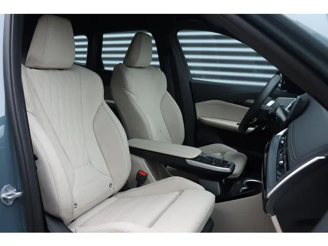 BMW iX1 eDrive20 2025 Elektrisch 8