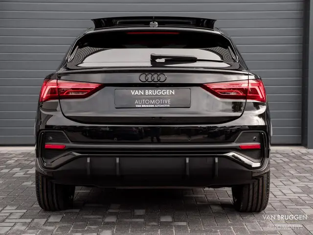 Audi Q3 Sportback 45 TFSI e S-Line 2022 Hybride Benzine 9