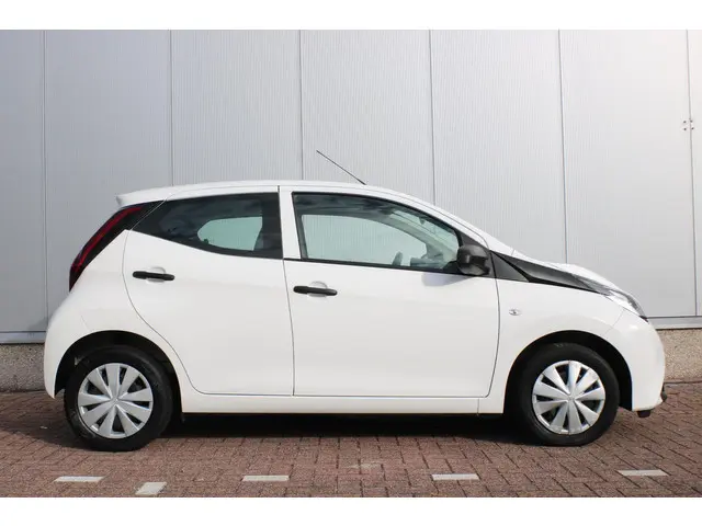 Toyota Aygo 1.0 VVT-i x-fun 2022 Benzine 4