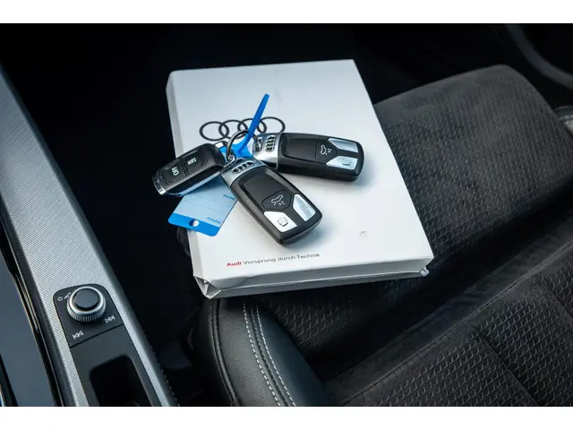 Audi A4 Avant 45 TFSI quattro edition one 2020 Benzine 37