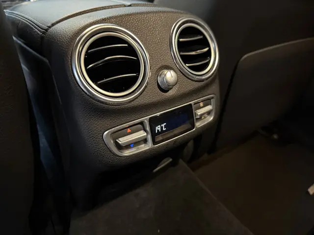 Mercedes-Benz C-Klasse 250 2015 Benzine 19