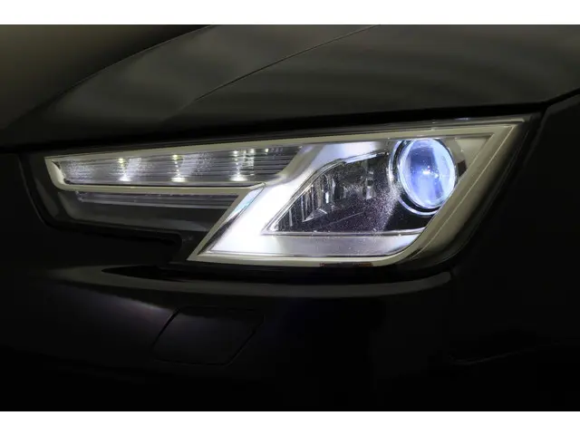 Audi A4 Avant 1.4 TFSI Design Pro Line Plus 2018 Benzine 26