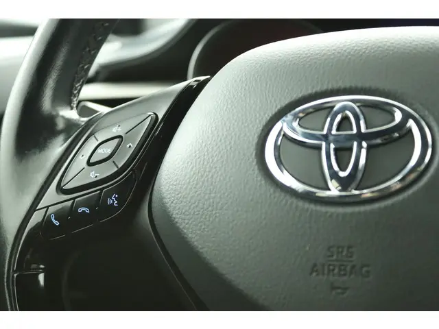 Toyota C-HR 1.8 Hybrid Dynamic 2018 Hybride Benzine 19