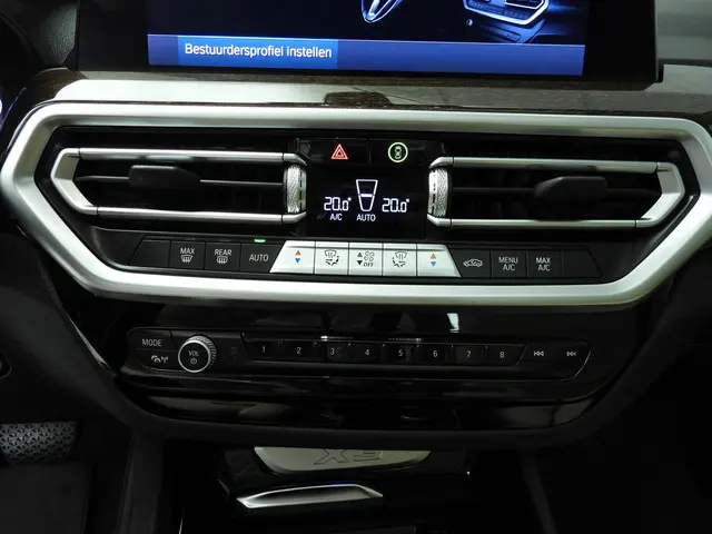 BMW X3 xDrive30e 2024 Hybride Benzine 14