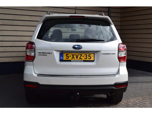 Subaru Forester 2.0 Luxury 2014 Benzine 6