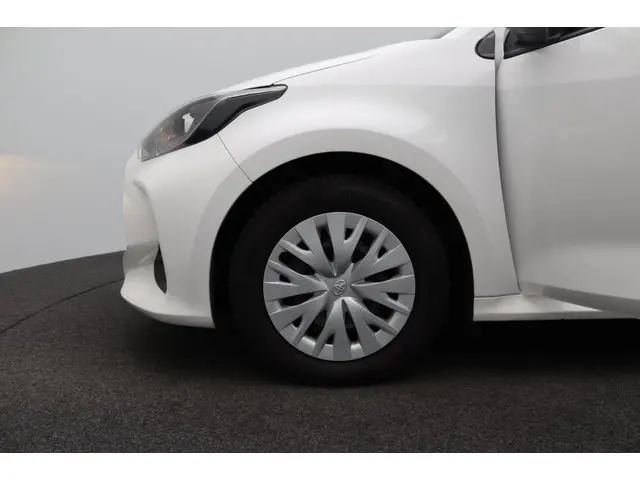 Toyota Yaris 1.5 Hybrid Active 2022 Hybride Benzine 31