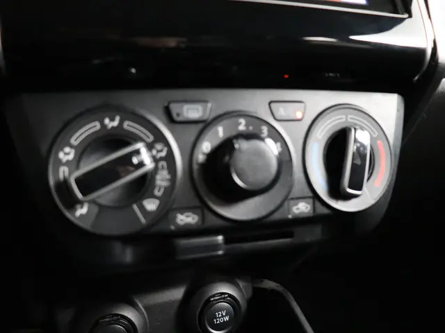 Suzuki Swift 1.2 Select Smart Hybrid 2024 Benzine 15