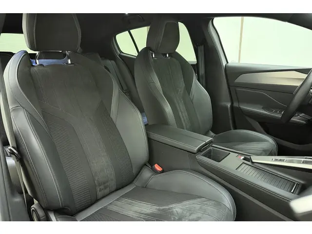 Peugeot 408 1.6 HYbrid GT 180 EAT8 2024 Hybride Benzine 14