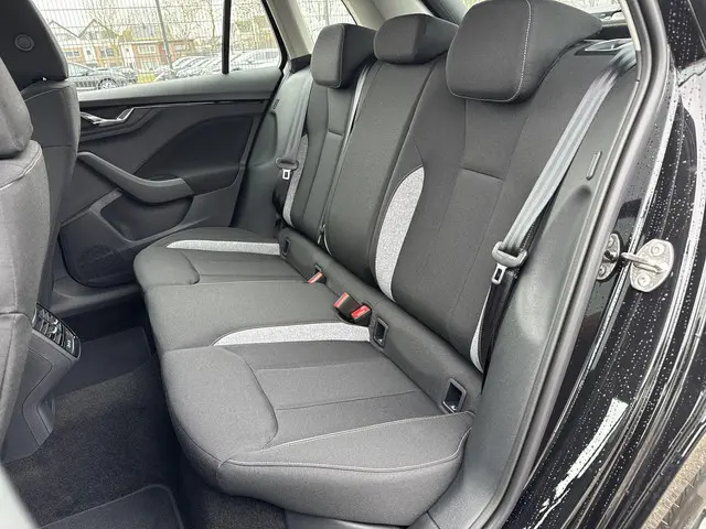 Škoda Kamiq 1.0 TSI Selection 115PK 2026 Benzine 22