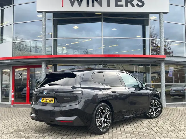 BMW iX xDrive40 Executive 77 kWh 2022 Elektrisch 3