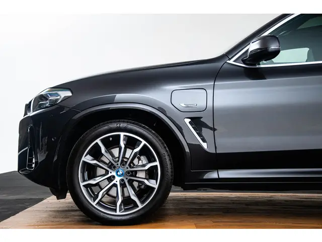 BMW X3 xDrive30e High Executive 2022 Hybride Benzine 8