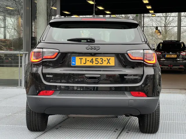 Jeep Compass 1.4 MultiAir Night Eagle 2018 Benzine 19