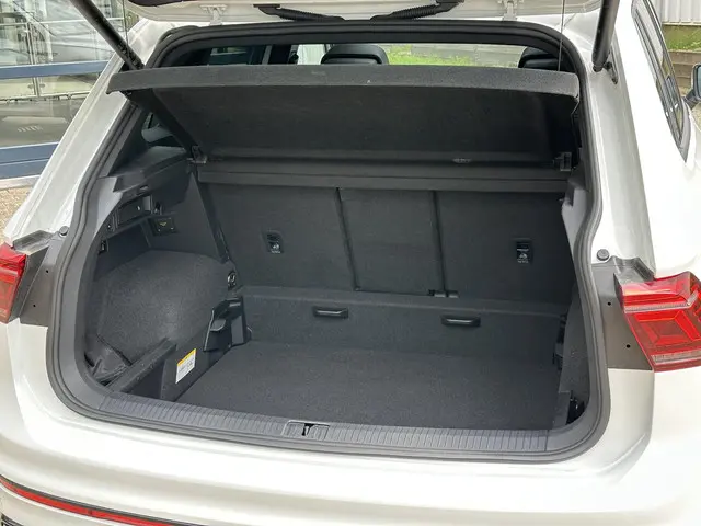 Volkswagen Tiguan 1.5 TSI R-Line 2023 Benzine 40