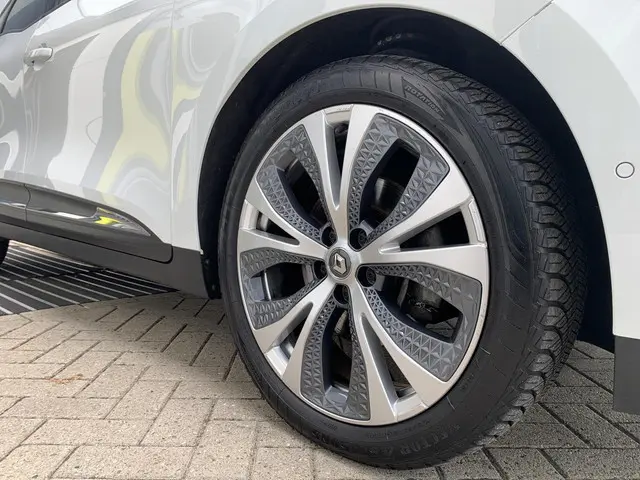 Renault Scénic 1.3 TCe Intens 2018 Benzine 25