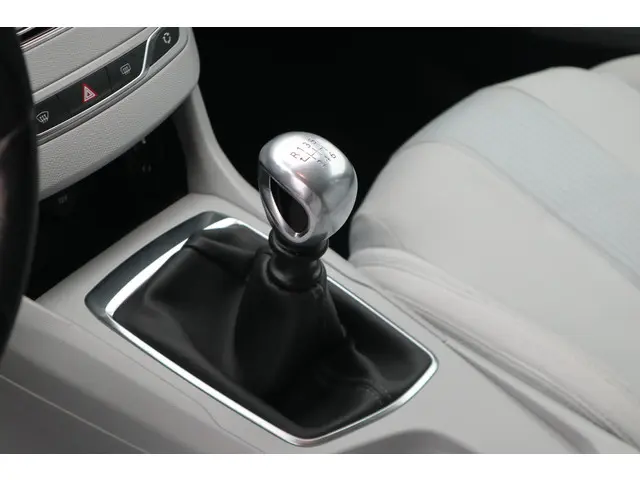 Peugeot 308 1.6 THP Active 2013 Benzine 26