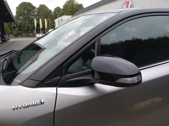 Toyota C-HR 1.8 Hybrid Bi-Tone Plus 2017 Hybride Benzine 9