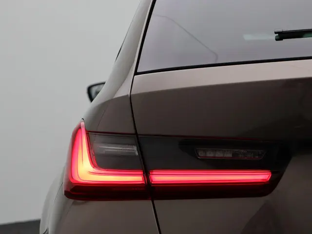 BMW M3 Touring 2023 Benzine 11