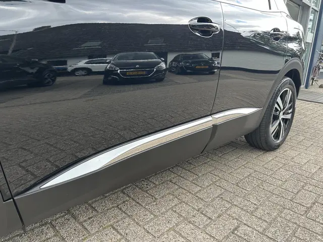 Peugeot 3008 1.6 HYbrid 225 GT 2023 Hybride Benzine 42