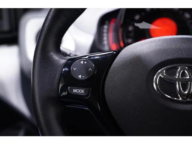 Toyota Aygo 1.0 VVT-i x-play 2020 Benzine 43