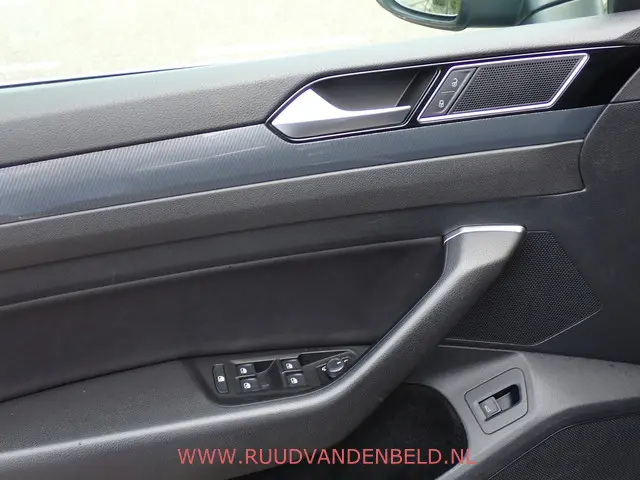 Volkswagen Arteon 2.0TSI R-LINE 2019 Benzine 28