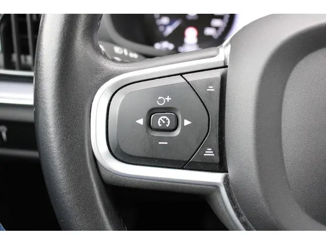 Volvo V60 B3 Automaat Momentum Advantage 2021 Benzine 21