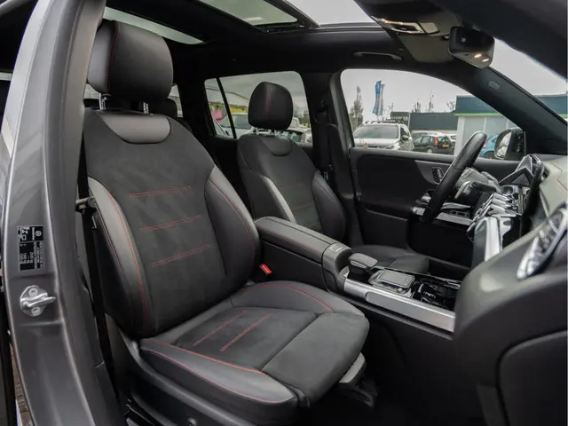 Mercedes-Benz EQB 250 AMG Line 67 kWh 2022 Elektrisch 39