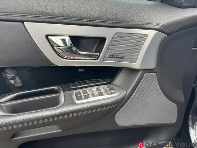 Jaguar XF 3.0 V6 SC 340PK 2014 Benzine 17