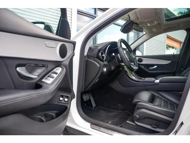 Mercedes-Benz GLC 300e 4MATIC 2022 Hybride Benzine 6