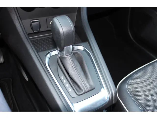 Renault Captur 1.3 EDC 140 Intens AUTOMAAT 2023 Benzine 29