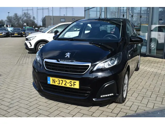 Peugeot 108 1.0 e-VTi Active 2021 Benzine 8