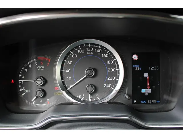 Toyota Corolla 1.8 Hybrid Business 2022 Hybride Benzine 3