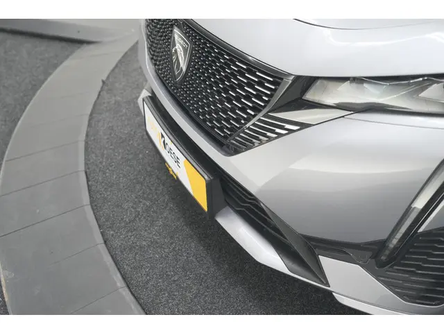 Peugeot 308 SW PureTech 130 EAT8 GT 2023 Benzine 17