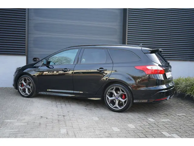 Ford Focus Wagon 2.0 EcoBoost ST-3 2014 Benzine 8
